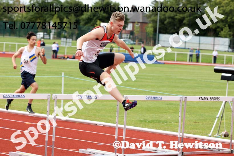 Mens under-17s 400 metres hurdles, Northern Under-13s, U-15s and 17s Championships. Photo: David T. Hewitson/Sports for All Pics